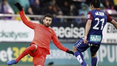 Gala dell'Ospitalità con Gerard Piqué: Il Ritmo del Calcio Incontra il Fascino della Moda